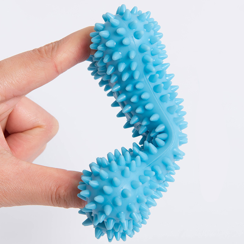 كلب لعب للكلاب الصغيرة يمضغ TP - مراجعة Indestructible Dog Chew Toy وسعره